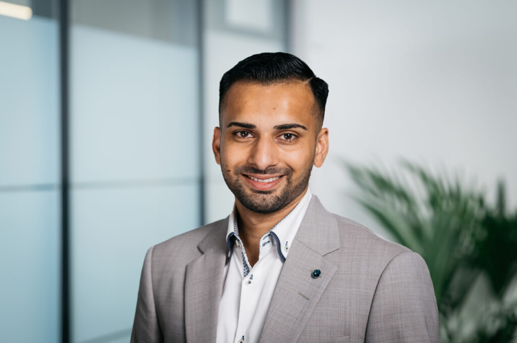 Portrait von Kiram Iqbal